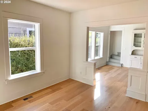 5635 NE 19th Avenue Portland OR 97211