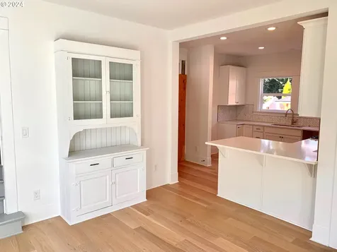 5635 NE 19th Avenue Portland OR 97211