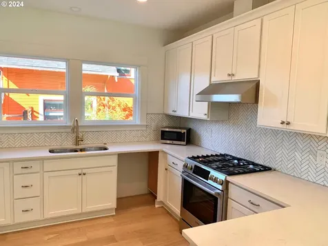 5635 NE 19th Avenue Portland OR 97211