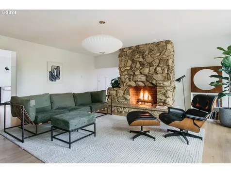 745 Sw Westwood Drive Portland OR 97239