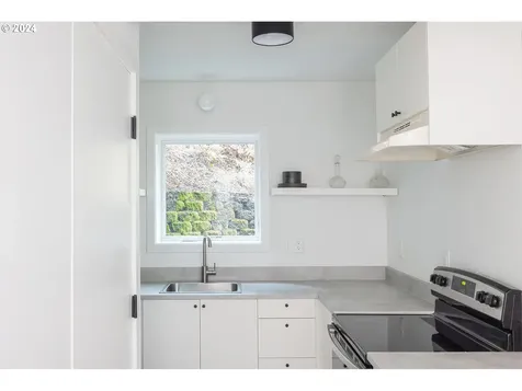 745 Sw Westwood Drive Portland OR 97239