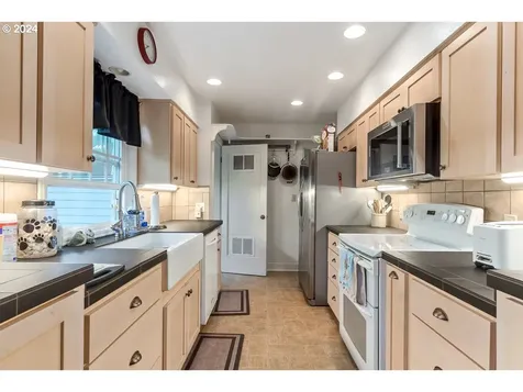 4616 Ne 34th Avenue Portland OR 97211
