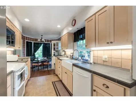 4616 Ne 34th Avenue Portland OR 97211