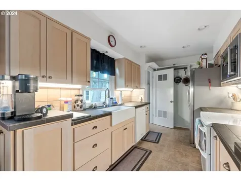 4616 Ne 34th Avenue Portland OR 97211