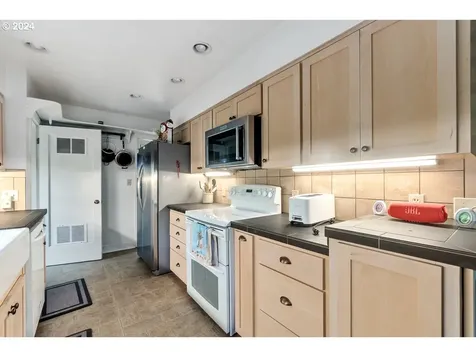 4616 Ne 34th Avenue Portland OR 97211