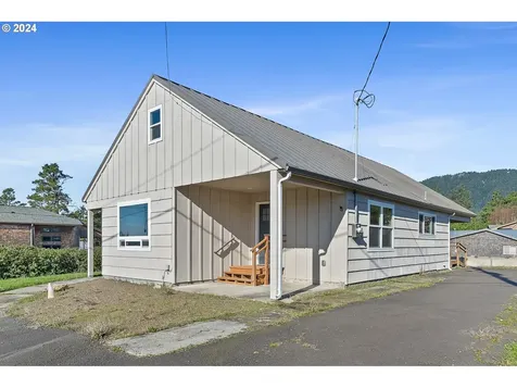 120 3rd Street Manzanita OR 97130