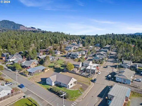 120 3rd Street Manzanita OR 97130