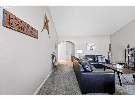 827 Yoss Place Cottage Grove OR 97424
