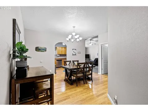 827 Yoss Place Cottage Grove OR 97424