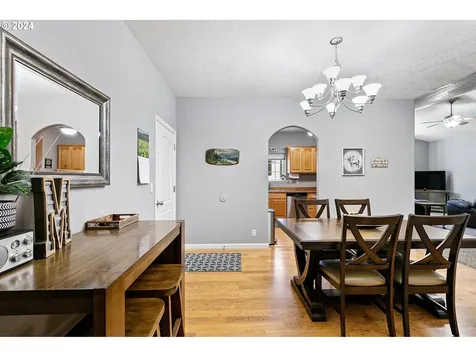 827 Yoss Place Cottage Grove OR 97424