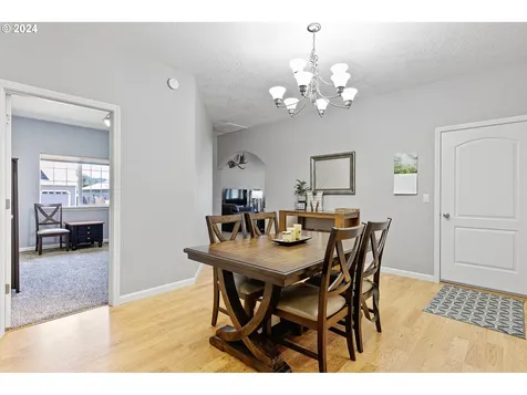 827 Yoss Place Cottage Grove OR 97424