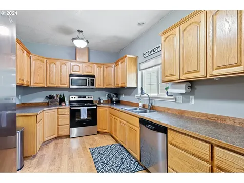827 Yoss Place Cottage Grove OR 97424