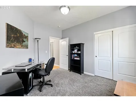 827 Yoss Place Cottage Grove OR 97424