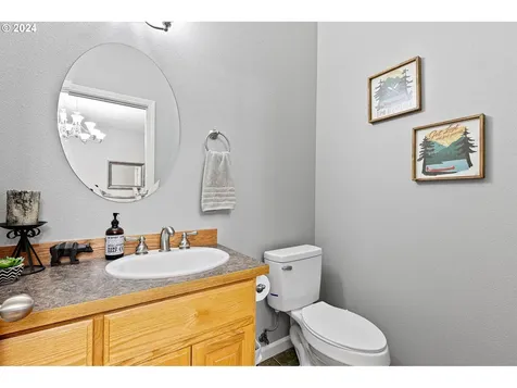 827 Yoss Place Cottage Grove OR 97424