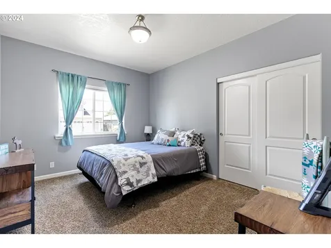 827 Yoss Place Cottage Grove OR 97424