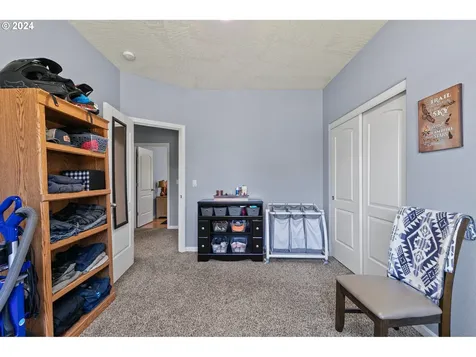 827 Yoss Place Cottage Grove OR 97424