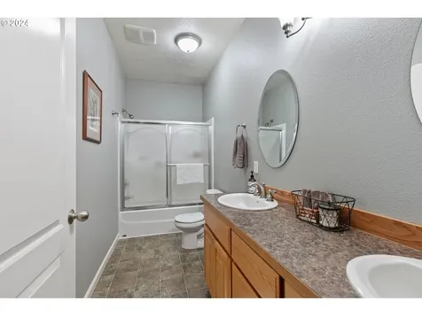 827 Yoss Place Cottage Grove OR 97424