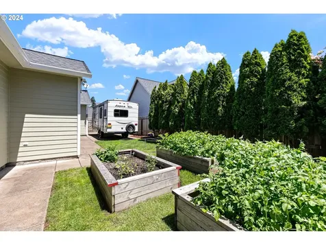 827 Yoss Place Cottage Grove OR 97424