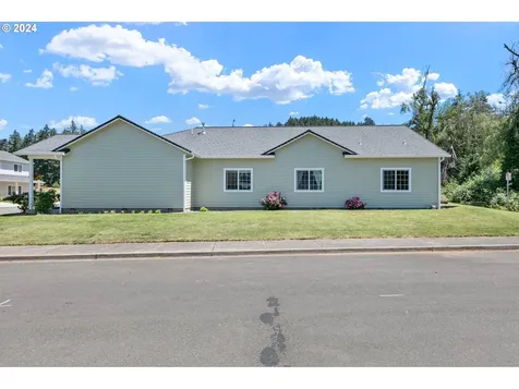 827 Yoss Place Cottage Grove OR 97424