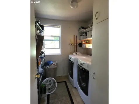 693 N River Road Cottage Grove OR 97424