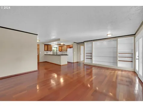 413 S 2nd Street Creswell OR 97426