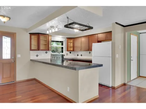 413 S 2nd Street Creswell OR 97426