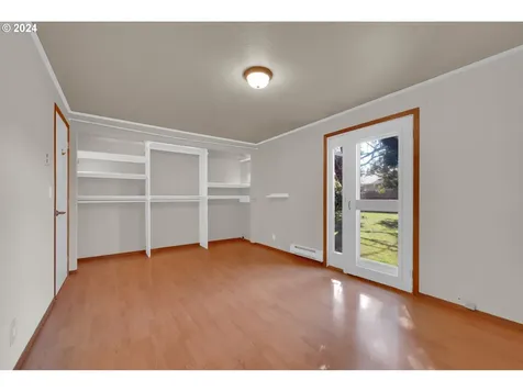 413 S 2nd Street Creswell OR 97426