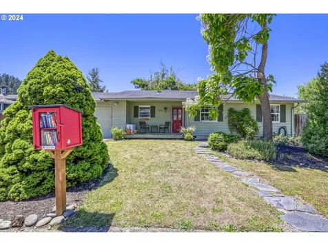 413 S 2nd Street Creswell OR 97426