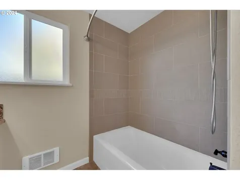 413 S 2nd Street Creswell OR 97426