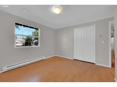 413 S 2nd Street Creswell OR 97426
