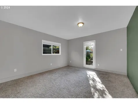 413 S 2nd Street Creswell OR 97426
