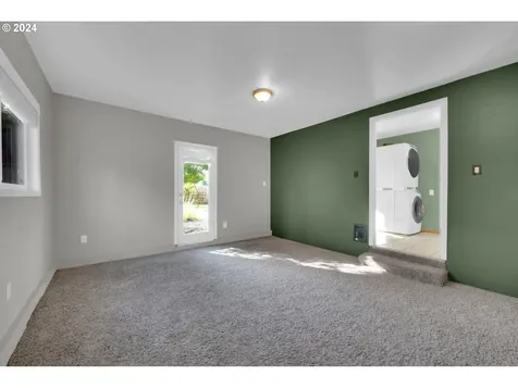 413 S 2nd Street Creswell OR 97426