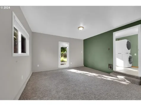 413 S 2nd Street Creswell OR 97426