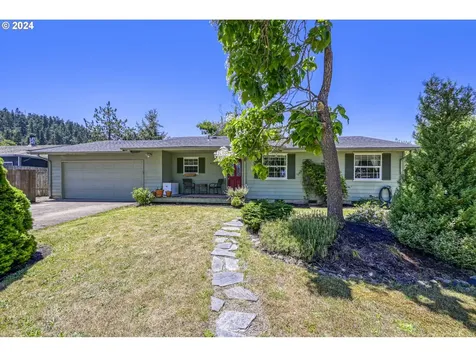 413 S 2nd Street Creswell OR 97426