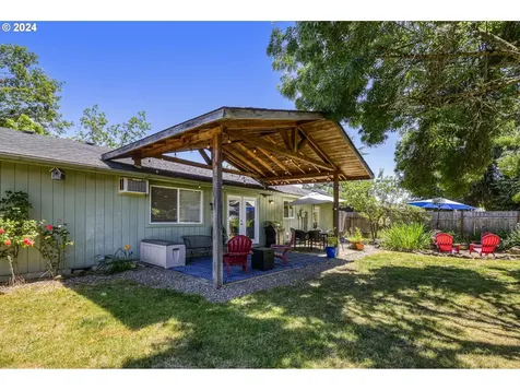 413 S 2nd Street Creswell OR 97426