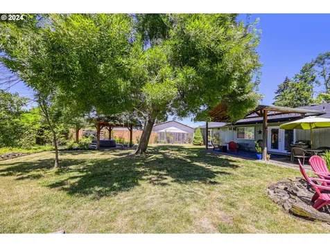 413 S 2nd Street Creswell OR 97426