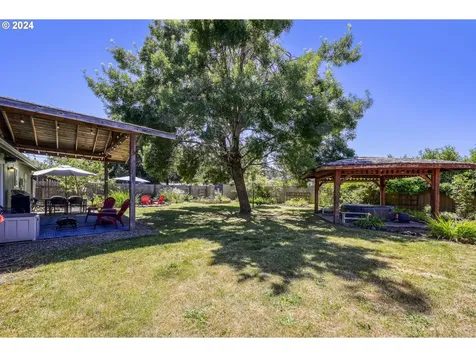 413 S 2nd Street Creswell OR 97426
