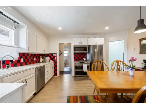 1702 3rd Street Tillamook OR 97141