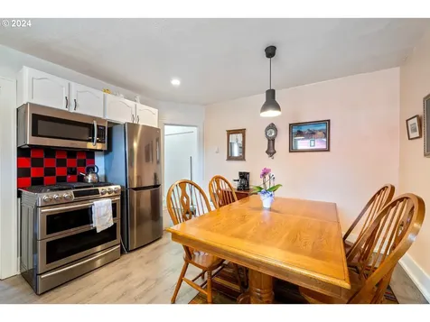 1702 3rd Street Tillamook OR 97141