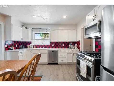 1702 3rd Street Tillamook OR 97141
