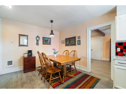 1702 3rd Street Tillamook OR 97141