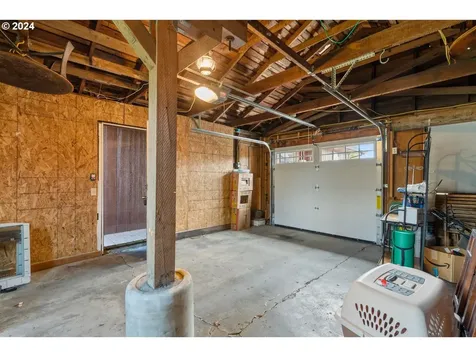 1702 3rd Street Tillamook OR 97141