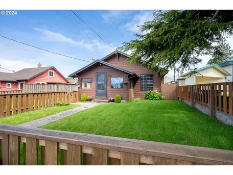 1702 3rd Street Tillamook OR 97141
