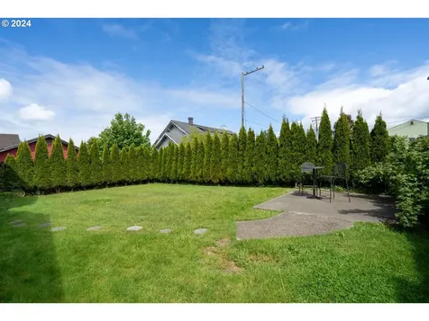 1702 3rd Street Tillamook OR 97141