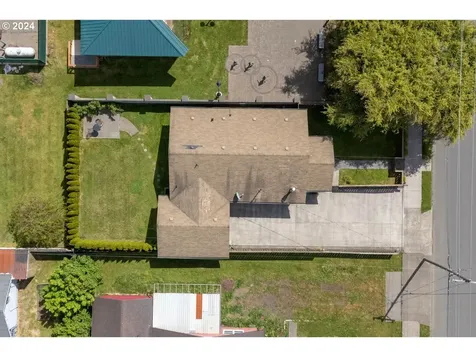 1702 3rd Street Tillamook OR 97141