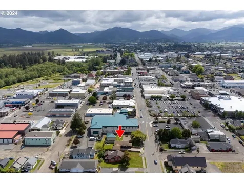 1702 3rd Street Tillamook OR 97141