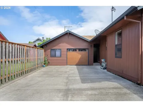 1702 3rd Street Tillamook OR 97141