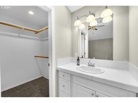 2212 Se Blairmont Drive Vancouver WA 98683
