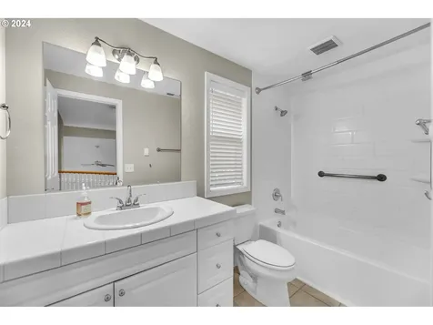 2212 Se Blairmont Drive Vancouver WA 98683
