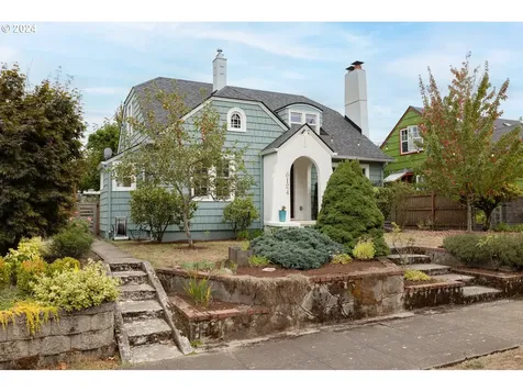 6124 Ne Cleveland Avenue Portland OR 97211